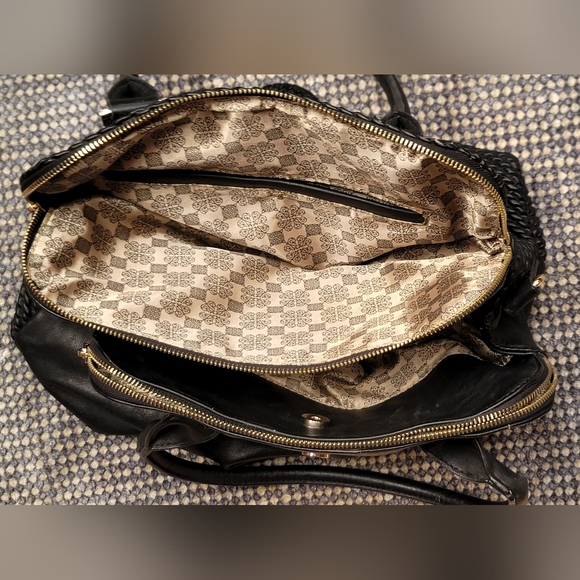 Just Fab purse. - Picture 9 of 15